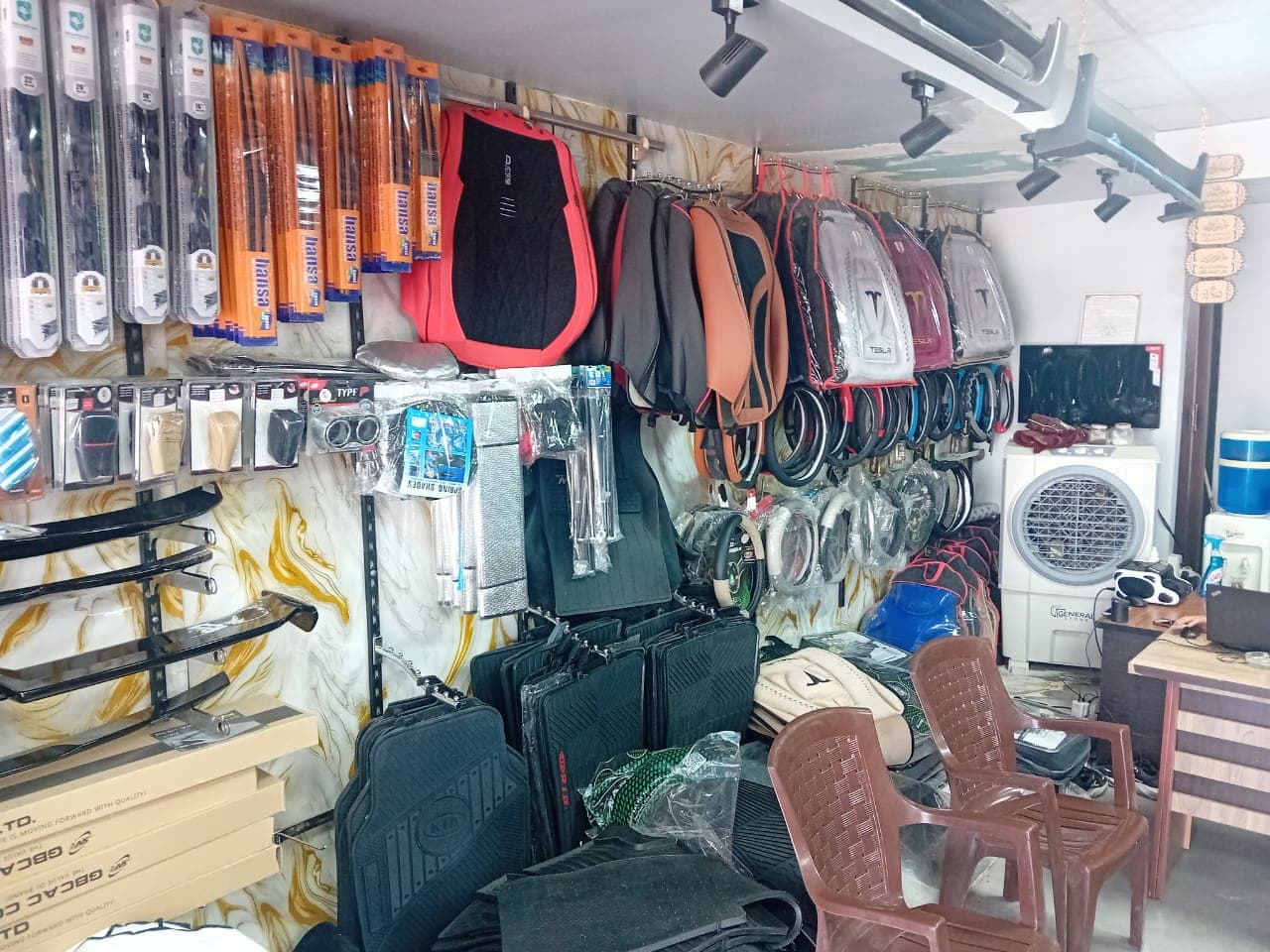 صورة منشأة platinum car care - قسم محل قطع سيارات ومشحم ومغسل في Al-Midan 6