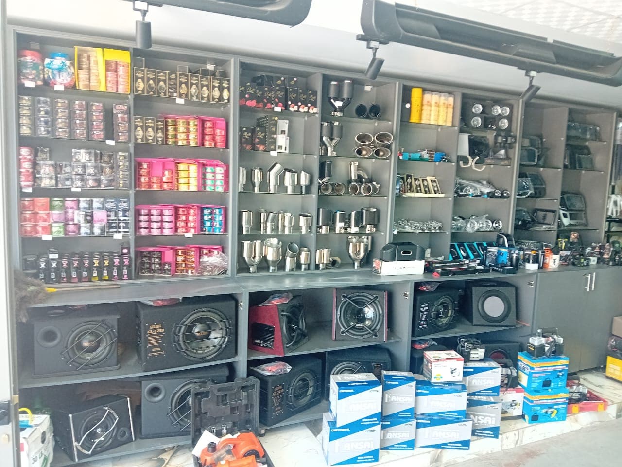صورة منشأة platinum car care - قسم محل قطع سيارات ومشحم ومغسل في Al-Midan 8