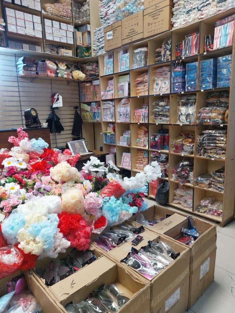 صورة منشأة مركز التسوق الصيني والعربي - قسم محل عطور ومواد تجميل في Old City 7