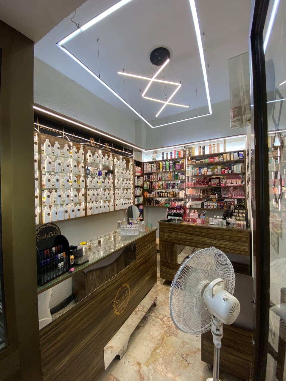 صورة منشأة samoden - قسم محل عطور ومواد تجميل في Al-Midan 3