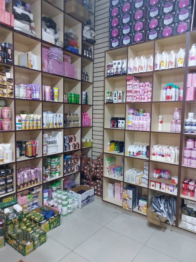 صورة منشأة مركز التسوق الصيني والعربي - قسم محل عطور ومواد تجميل في Old City 9